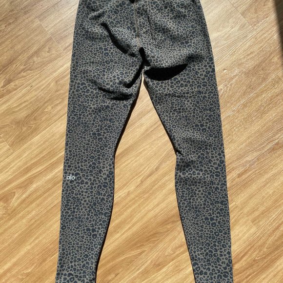 Alo Leopard High Waist Vapor Legging - Picture 6 of 7
